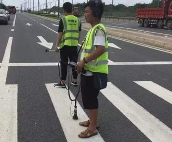 怎樣用聽診器查漏水?看這個查漏現場頓時膜拜! 怎樣用聽診器查漏水?看這個查漏現場頓時膜拜!