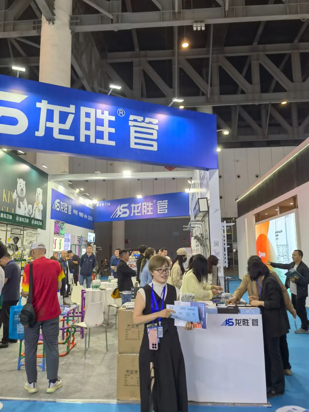 龍勝管2025成都建博會(huì)：用科技重塑健康，以藝術(shù)定義未來