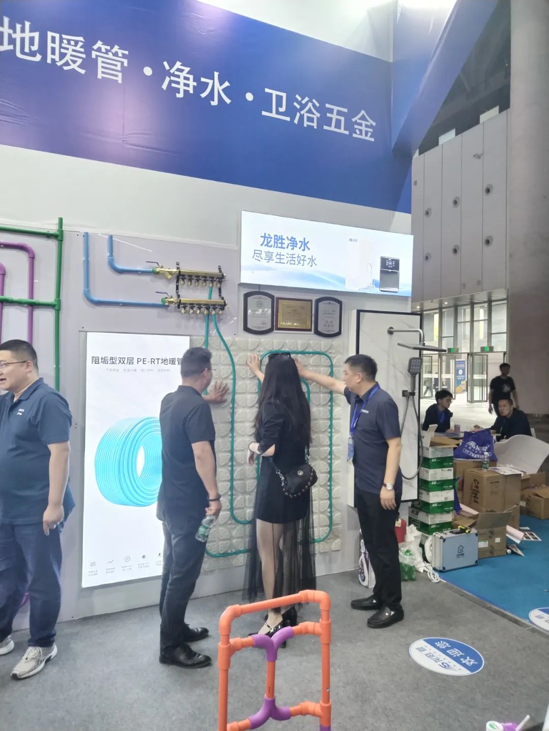 龍勝管2025成都建博會(huì)：用科技重塑健康，以藝術(shù)定義未來